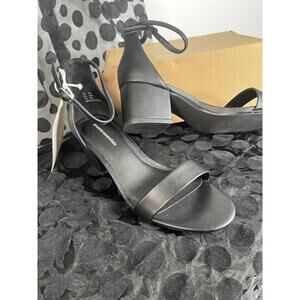 Amazon Essentials Women's Nola Block Heel Open Toe Black Sandals Size 7 Wide